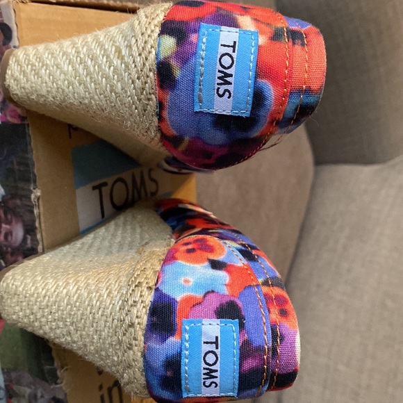 Women’s TOMS wedge Oahu size 5 - Picture 5 of 7